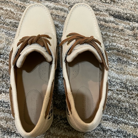 NIB Sperry Boat Shoes! - Picture 2 of 9